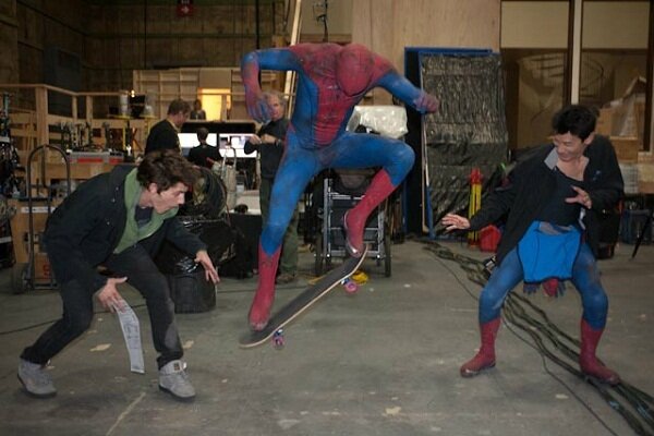 spider-man_divertente_foto_dietro_le_qui
